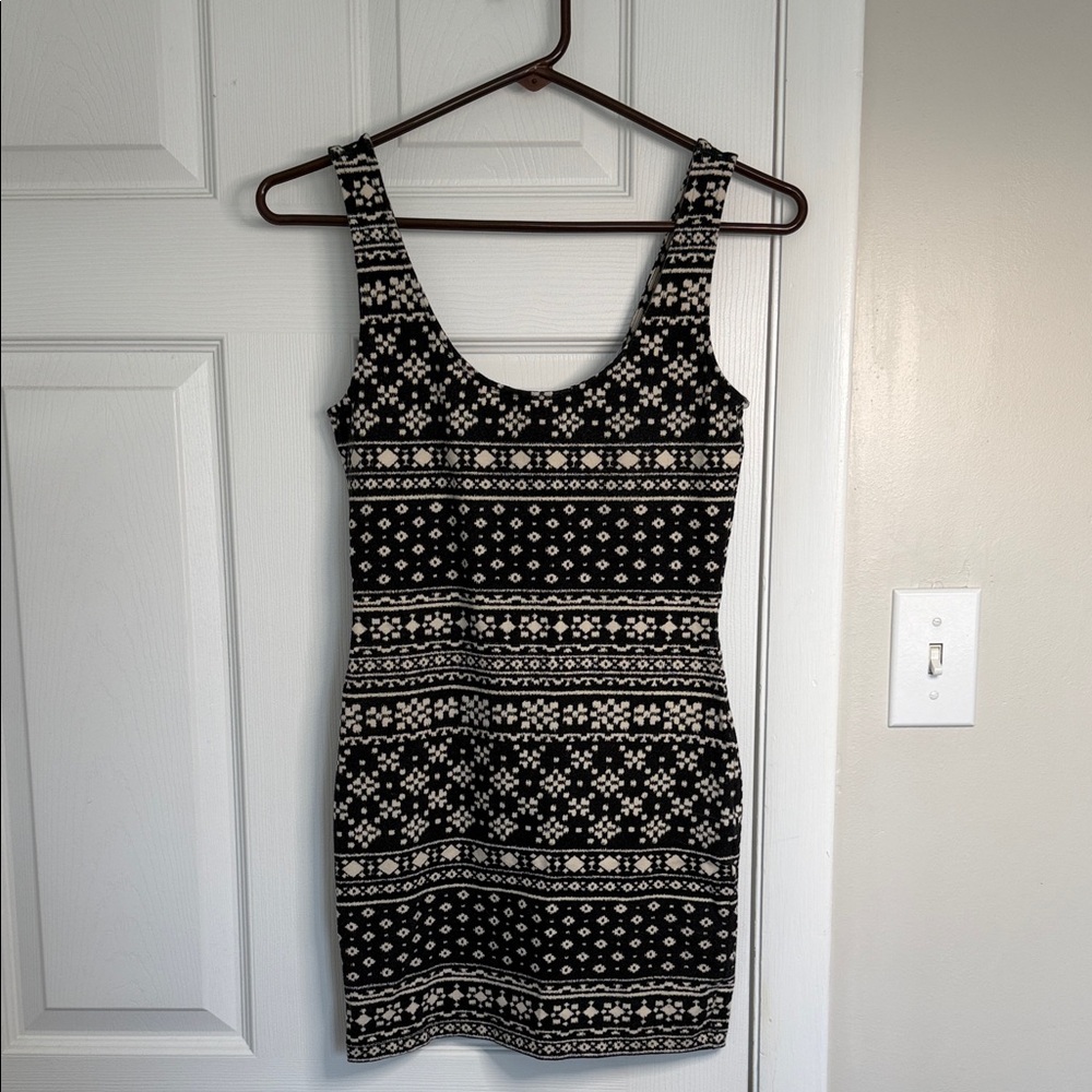 Forever 21 Black and Cream Patterned Mini Dress